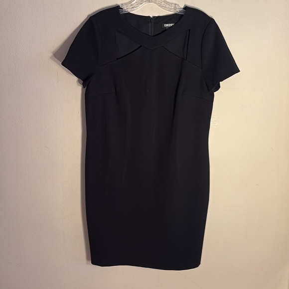 Dress - Picture 3 of 10